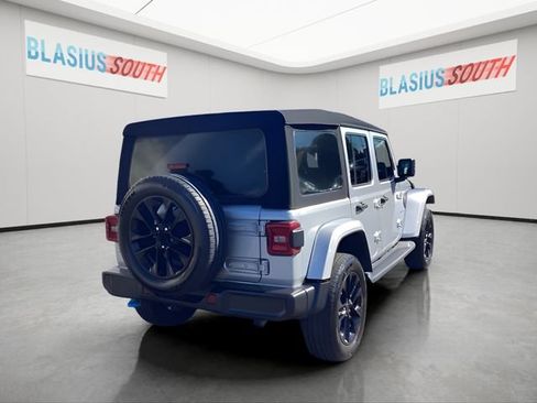 Used 2024 Jeep Wrangler Unlimited Sahara AWD/4WD image 3