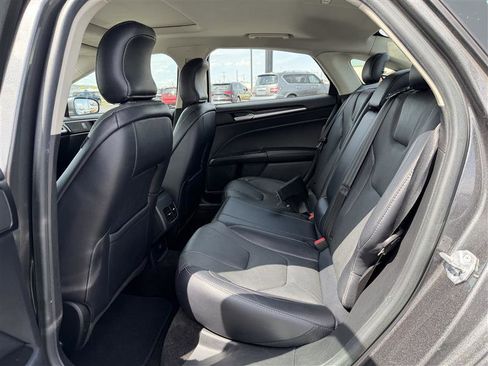 Used 2018 Ford Fusion Titanium AWD/4WD image 13