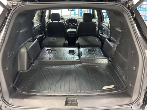 Used 2023 Chevrolet Traverse LT w/ Midnight/Sport Edition image 33
