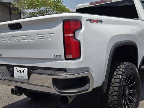Used 2024 Chevrolet Silverado 2500 LTZ AWD/4WD image 10