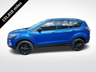 Used 2018 Ford Escape SE w/ SE Sport Appearance Package FWD video 2