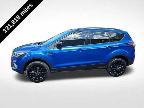 Used 2018 Ford Escape SE w/ SE Sport Appearance Package FWD image 2