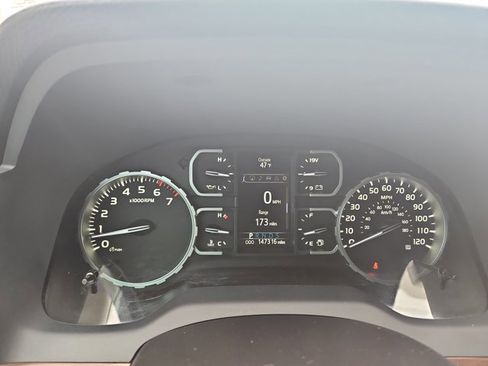 Used 2018 Toyota Tundra Limited image 10