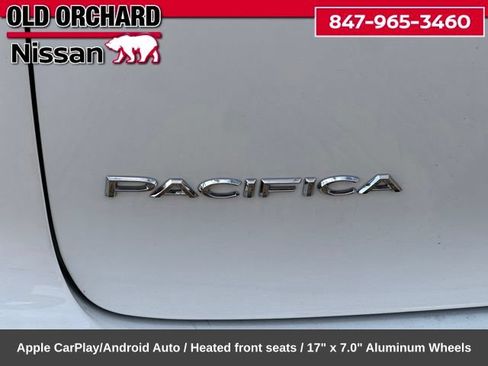 Used 2024 Chrysler Pacifica Touring FWD image 8