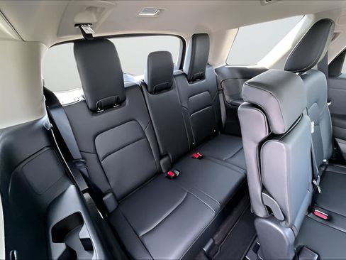 New 2026 Nissan Pathfinder SL FWD image 21