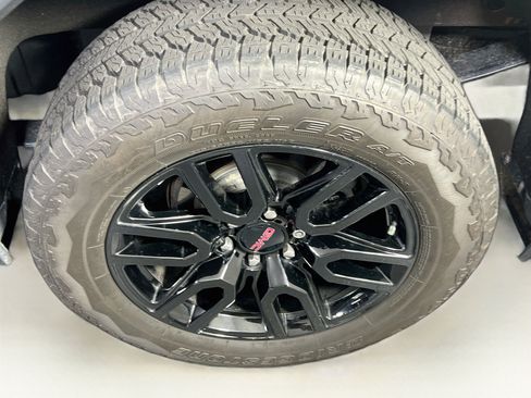 Used 2022 GMC Sierra 1500 Elevation w/ Elevation Premium Package AWD/4WD image 30
