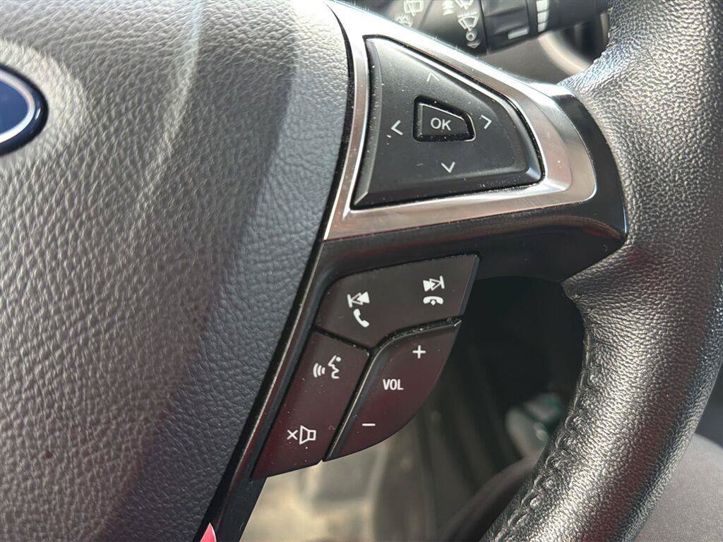 Used 2024 Ford Edge SEL AWD/4WD image 13