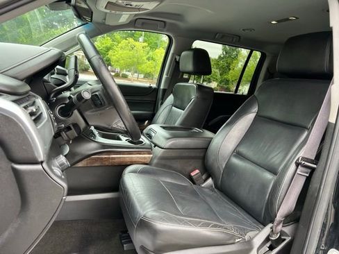 Used 2017 Chevrolet Suburban LT w/ LT Midnight Edition RWD image 13