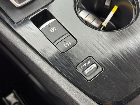 Used 2021 Nissan Rogue S image 25