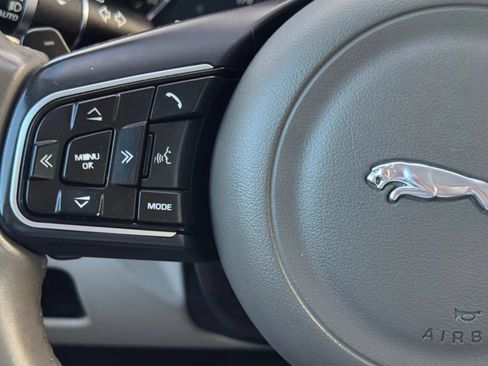 Used 2016 Jaguar XF Premium AWD/4WD image 28