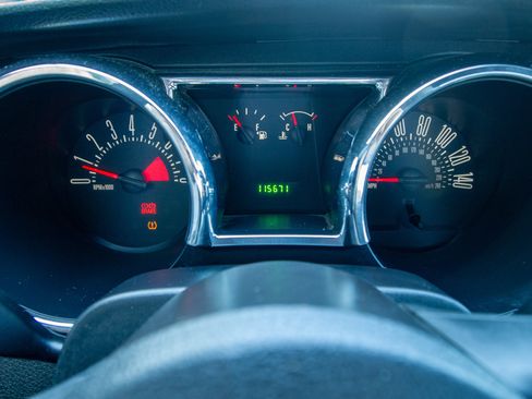 Used 2009 Ford Mustang GT Premium RWD image 20