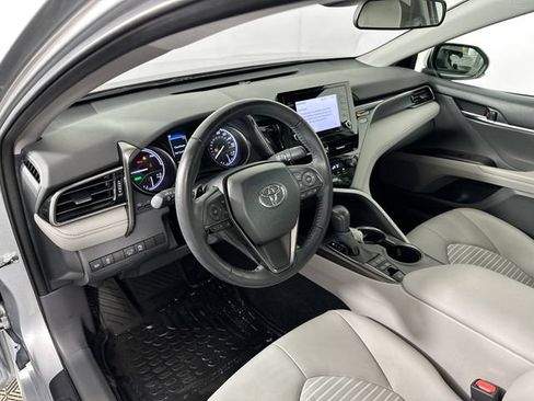 Used 2022 Toyota Camry SE FWD image 17