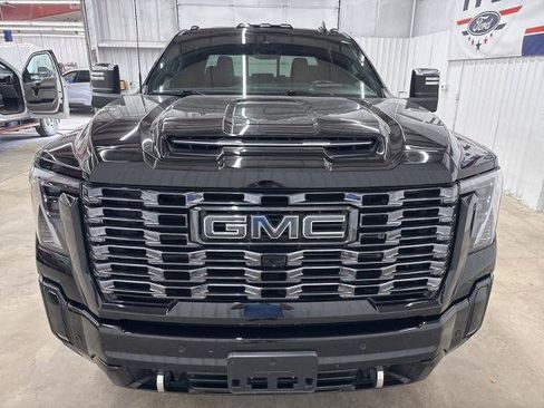 Used 2025 GMC Sierra 2500 Denali Ultimate w/ Max Trailering Package AWD/4WD image 3