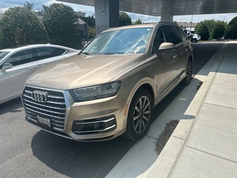 Used 2019 Audi Q7 2.0T Premium Plus w/ Premium Plus Package AWD/4WD image 4