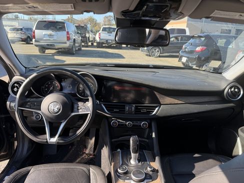 Used 2017 Alfa Romeo Giulia Ti w/ Leather Package image 11