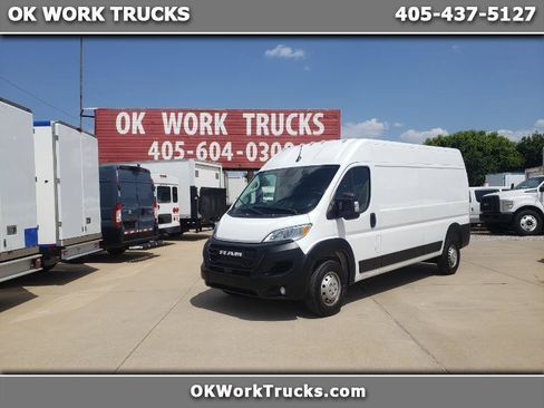 Used 2025 RAM ProMaster 2500 w/ Convenience Group FWD image 1