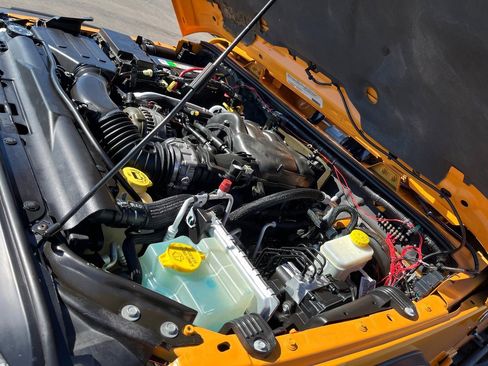 Used 2012 Jeep Wrangler Unlimited Rubicon w/ Connectivity Group image 37