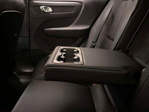 Used 2025 Volvo XC40 B5 Plus image 63