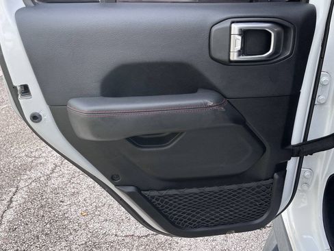 Used 2019 Jeep Wrangler Unlimited Rubicon AWD/4WD image 37
