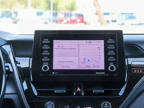 Used 2021 Toyota Camry SE FWD image 17