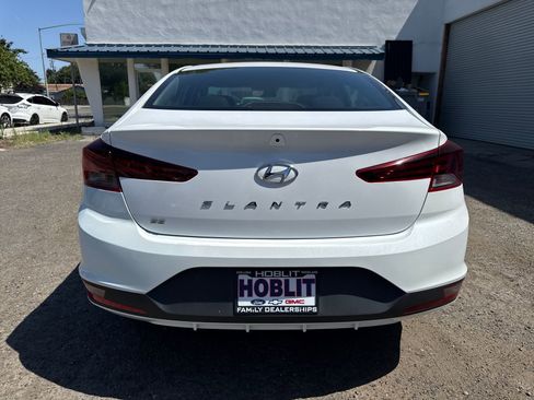 Used 2020 Hyundai Elantra SE w/ Cargo Package (C1) FWD image 4