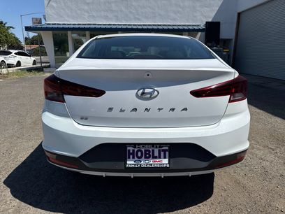 Used 2020 Hyundai Elantra SE w/ Cargo Package (C1)