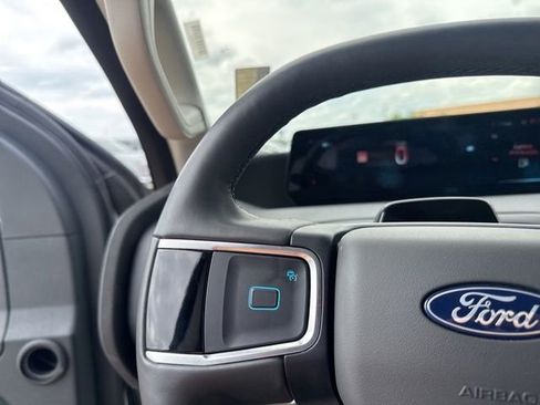 Used 2025 Ford Expedition Active AWD/4WD image 19