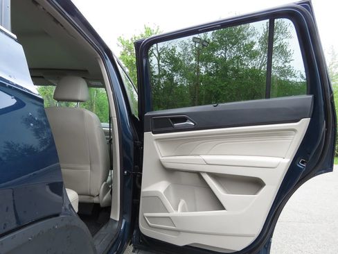 Used 2021 Volkswagen Atlas SEL AWD/4WD image 15