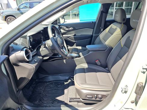 New 2026 Chevrolet Trax ACTIV w/ Sunroof Package FWD image 20