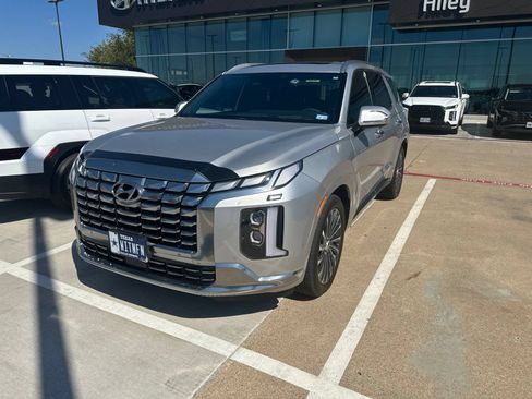 Used 2024 Hyundai Palisade Calligraphy AWD/4WD image 2