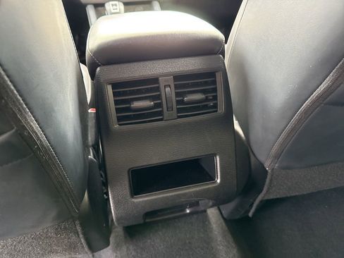 Used 2024 Mitsubishi Outlander SE Black Edition image 17