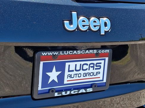Used 2021 Jeep Grand Cherokee Summit AWD/4WD image 32