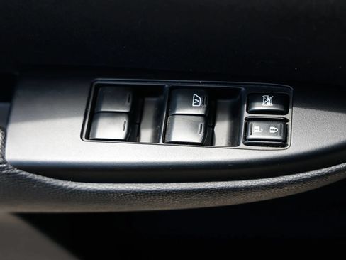 Used 2011 Subaru Outback 2.5i AWD/4WD image 38