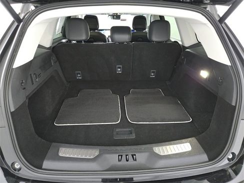 Certified 2024 Lincoln Nautilus Reserve image 16