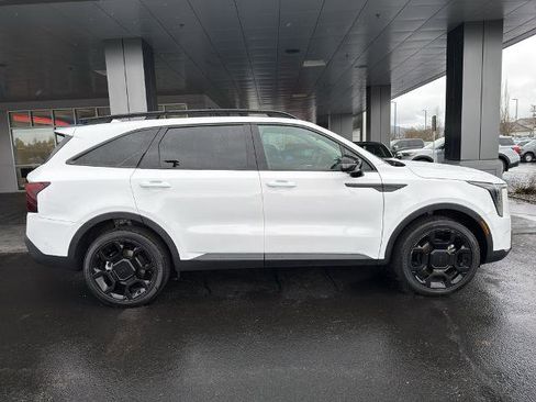 Used 2025 Kia Sorento SX image 3