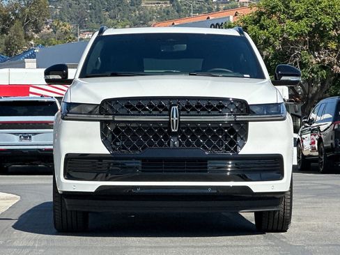 New 2026 Lincoln Navigator L Reserve w/ Jet Appearance Package AWD/4WD image 8