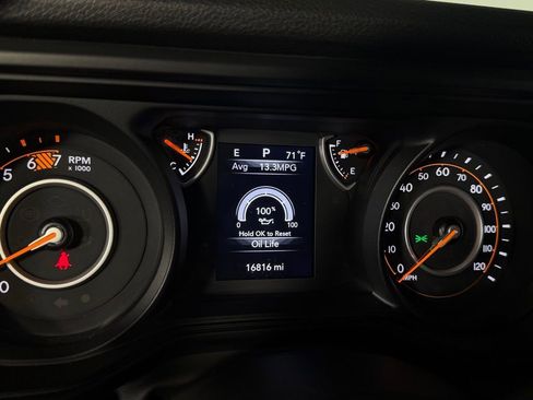 Used 2025 Jeep Wrangler Unlimited Sport AWD/4WD image 18