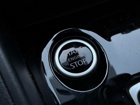 Used 2025 Nissan Versa SV FWD image 22