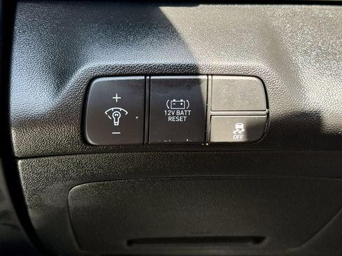 Used 2025 Hyundai Elantra Hybrid FWD image 26