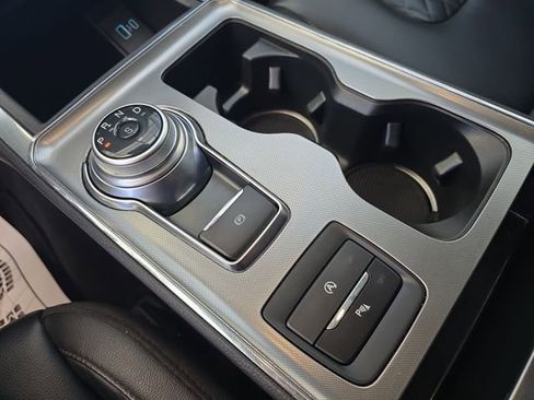 Used 2024 Ford Edge Titanium image 22