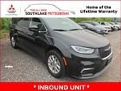 Used 2022 Chrysler Pacifica Touring-L