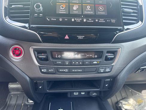 Used 2025 Honda Ridgeline RTL image 14