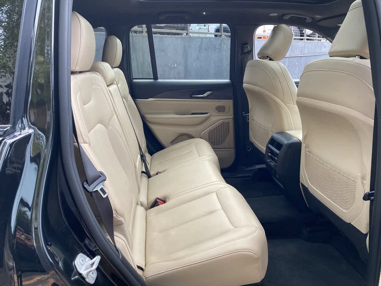 Used 2024 Jeep Grand Cherokee Limited 4xe AWD/4WD image 17