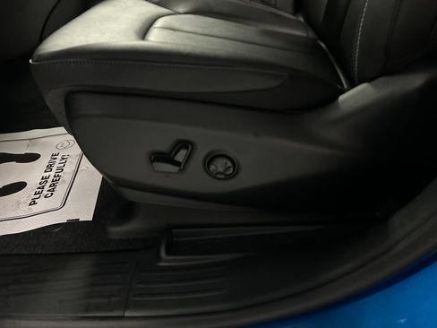 New 2027 Chrysler Pacifica Select FWD image 11