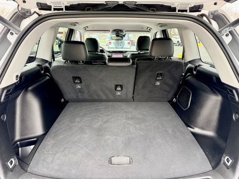 Used 2023 Jeep Grand Cherokee Limited w/ Black Appearance Package AWD/4WD image 13