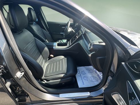 Used 2025 Mercedes-Benz C 300 Sedan image 16