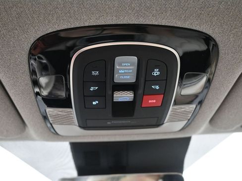 Used 2024 Hyundai Palisade Limited AWD/4WD image 24