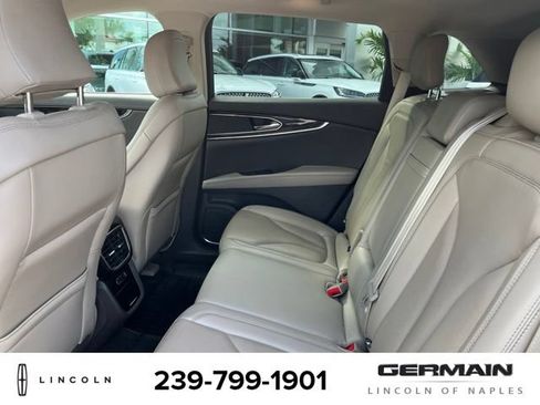 Used 2022 Lincoln Nautilus Reserve AWD/4WD image 12