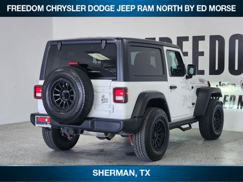 Used 2022 Jeep Wrangler Sport AWD/4WD image 4