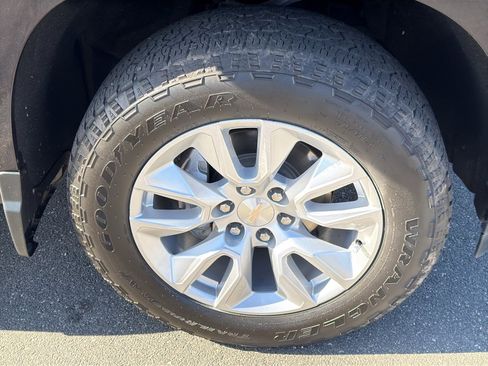 Used 2023 Chevrolet Silverado 1500 Custom image 30